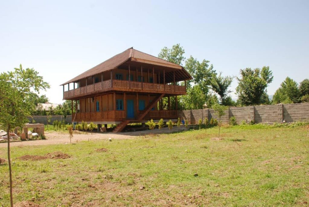 فروش اقامتگاه بومگردی در ماکلوان شهرستان فومن 